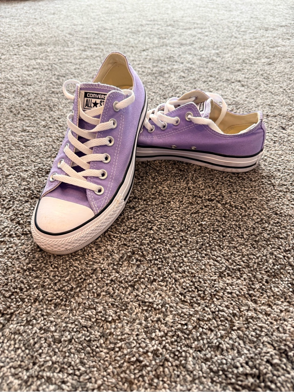 Converse Lavender Low Top Sneakers with White Accents 6M/8W - Picture 2 of 4